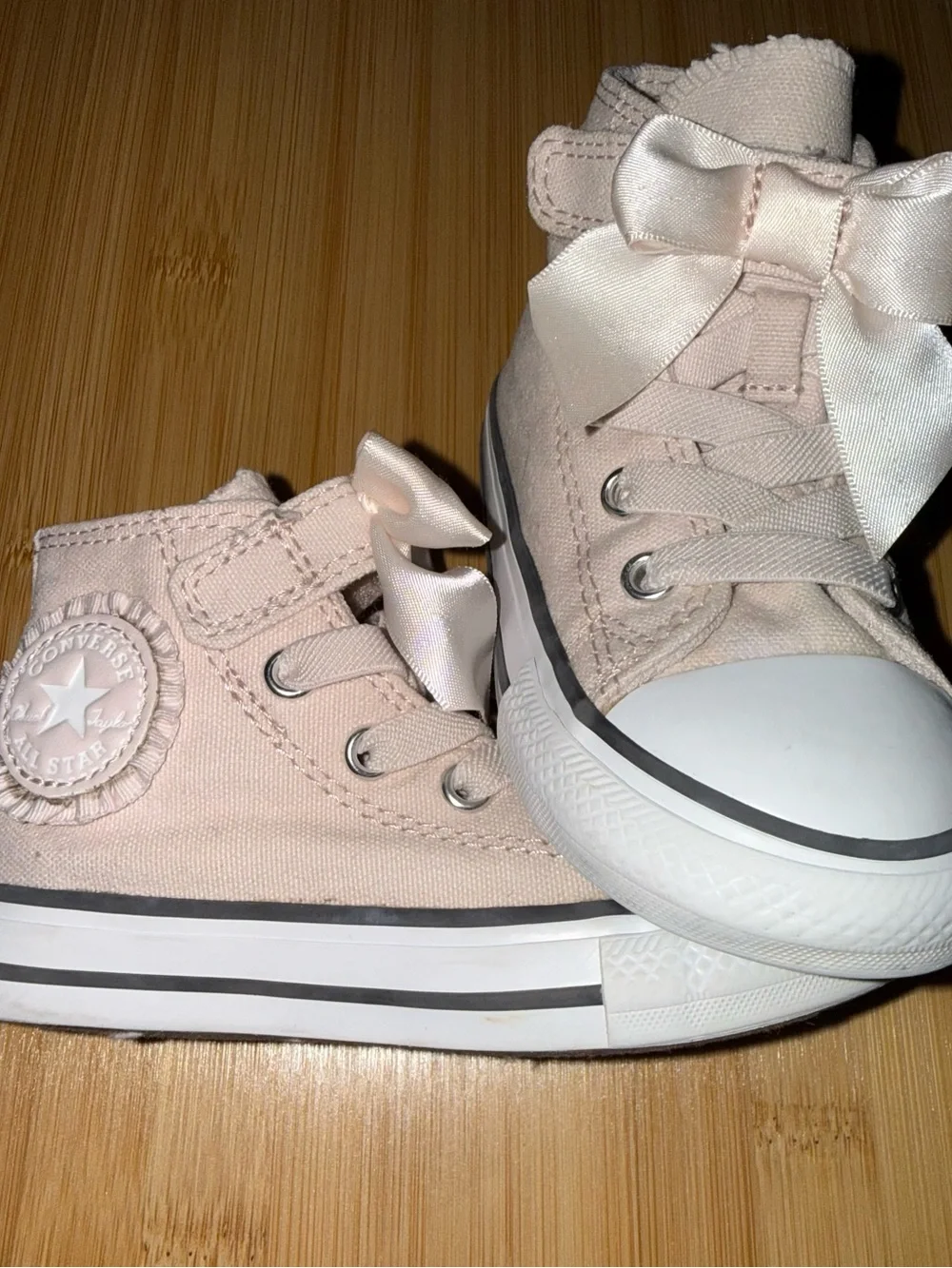 Converse Kids High-Top Sneakers with Satin Bows - Light Pink